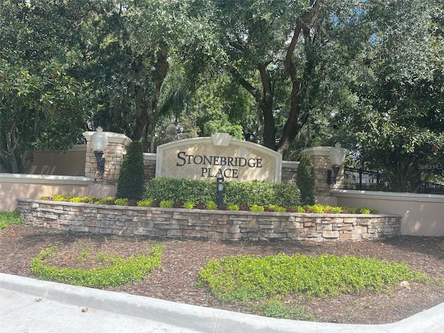 view of community / neighborhood sign