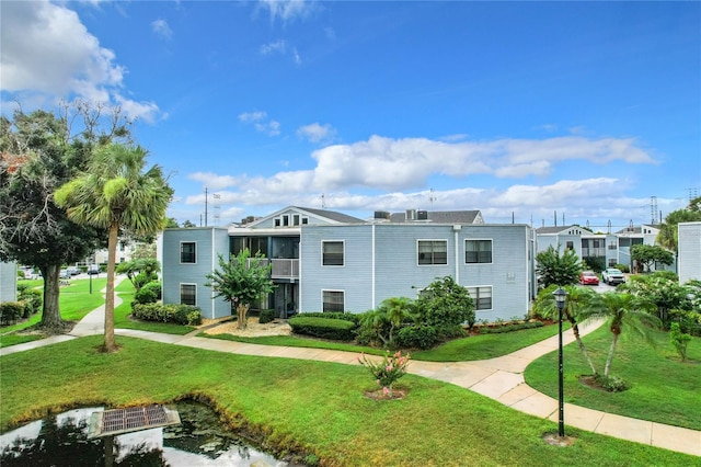 exterior space featuring a front yard