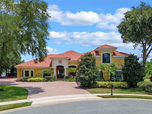 view of mediterranean / spanish-style home