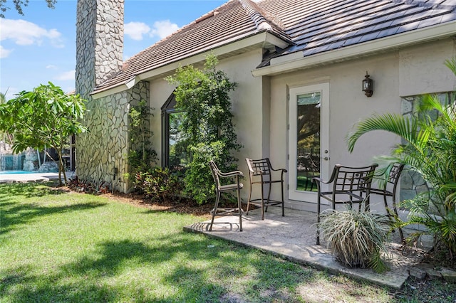 view of yard with a patio