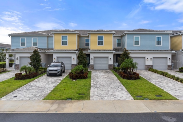 view of front of house with a front lawn