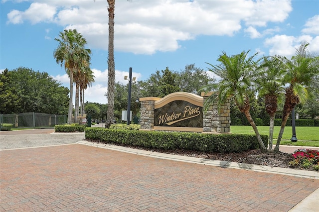 view of community / neighborhood sign