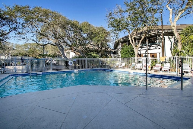 view of swimming pool