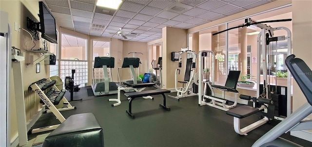 exercise room featuring ceiling fan