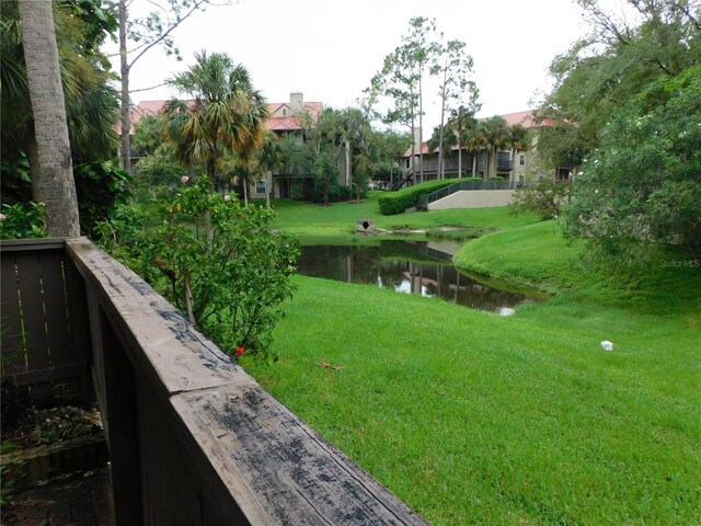 view of yard featuring a water view