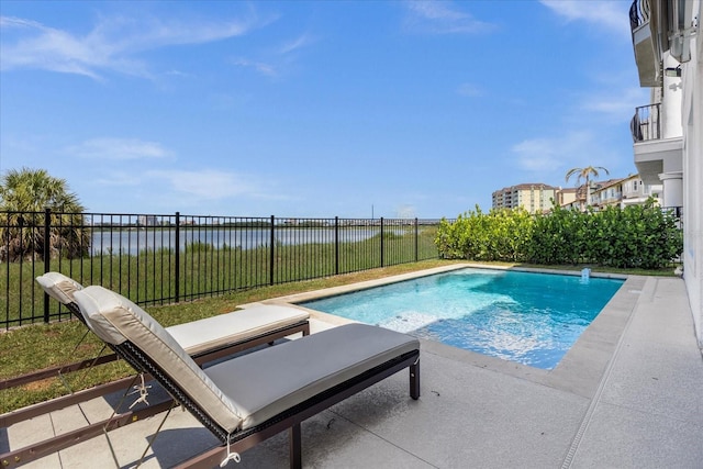 view of pool featuring a water view