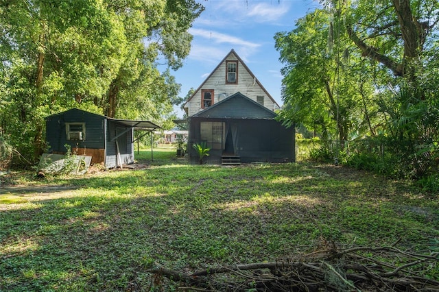 view of yard with an outdoor structure