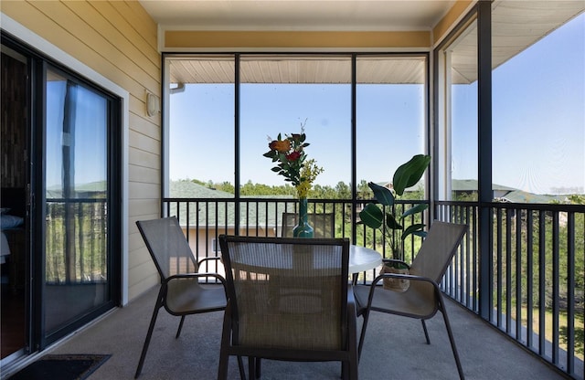 view of sunroom / solarium