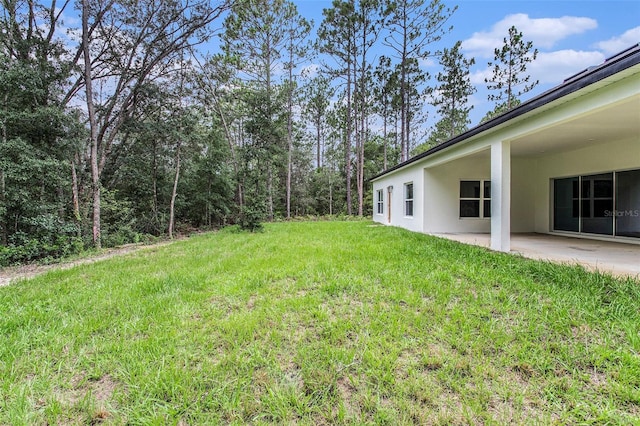 view of yard featuring a patio