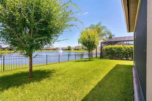 view of yard featuring a water view