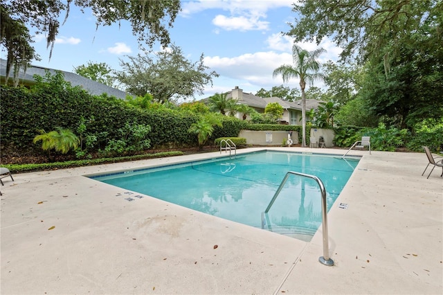 view of swimming pool