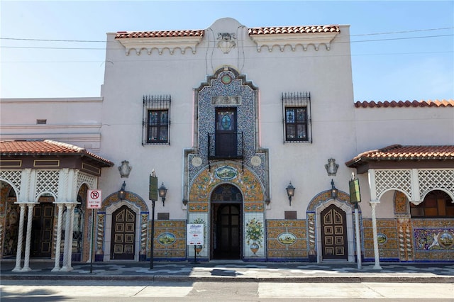 view of mediterranean / spanish-style home