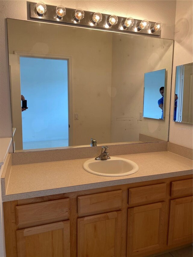 bathroom with vanity