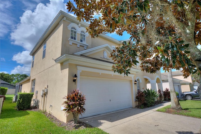 view of front of house featuring a front yard