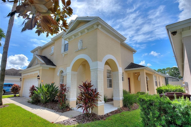 view of front facade with a garage