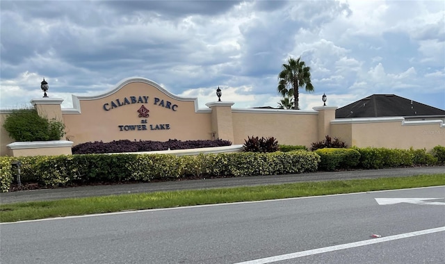 view of community / neighborhood sign