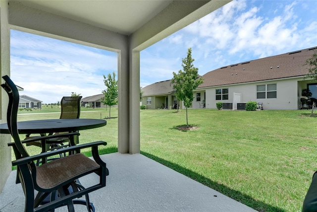 view of yard with a patio area