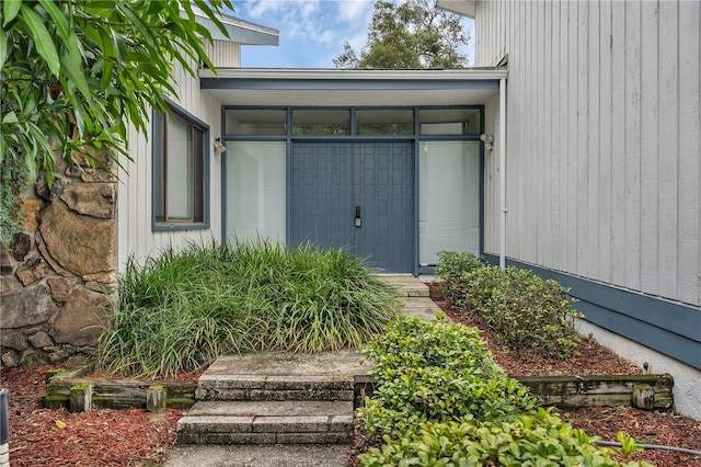 view of property entrance