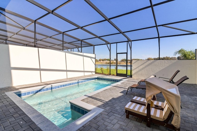 7143 Oakmoss Loop, Davenport, FL 33837 - outdoor pool with a patio area and a lanai