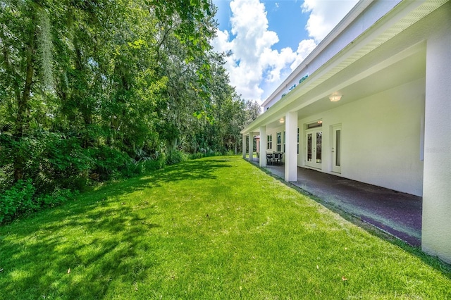 view of yard with a patio area