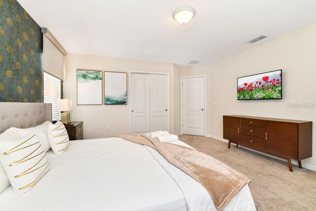 view of carpeted bedroom