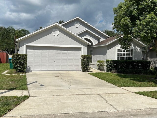 view of front facade featuring a garage