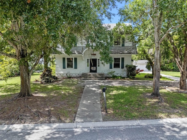 view of front of house featuring a front yard