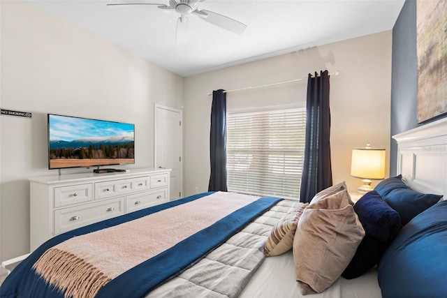 bedroom with ceiling fan