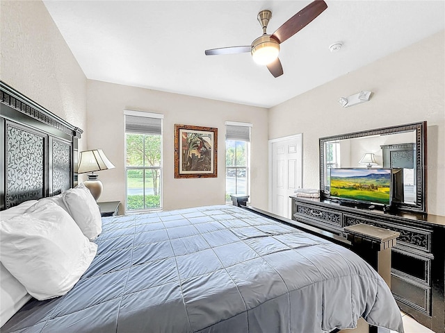 bedroom featuring ceiling fan