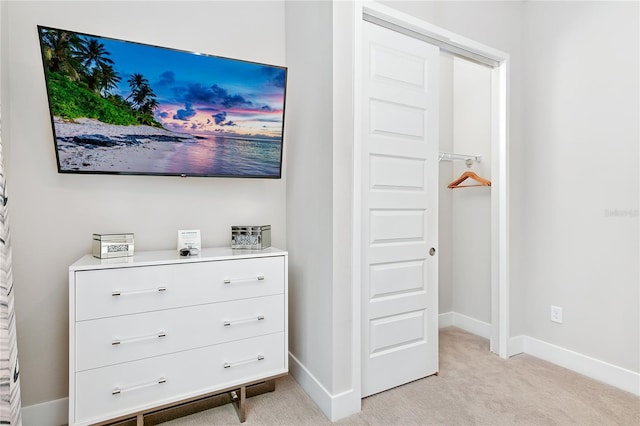 room details featuring baseboards and carpet floors