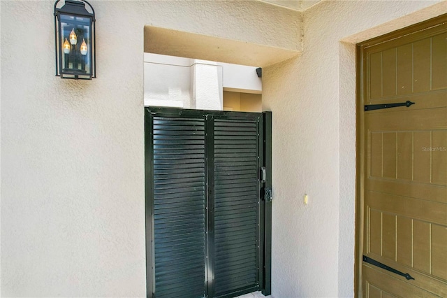 10193 Brocksport Cir, Gotha, FL 34734 - exterior view of stucco siding