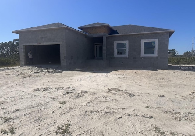 view of front of house featuring a garage