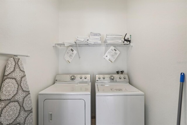 laundry room featuring laundry area and independent washer and dryer