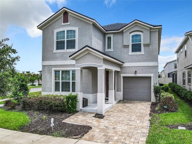 view of front property featuring a garage