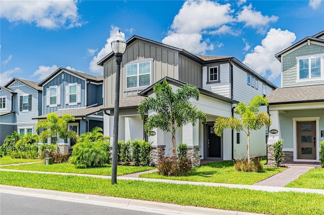 view of front of house with a front lawn