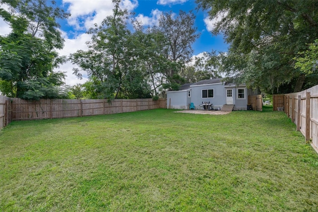 view of yard with a patio