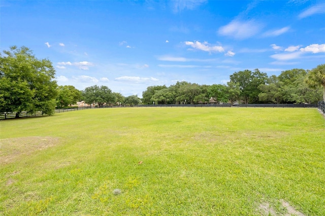 view of yard featuring a rural view