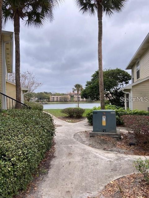 view of yard featuring a water view