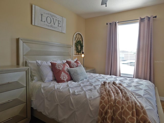 bedroom featuring ceiling fan