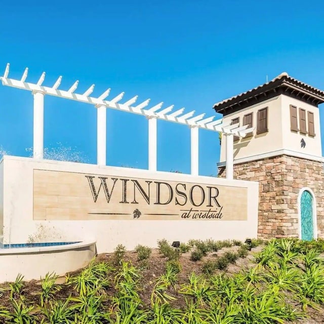view of community / neighborhood sign