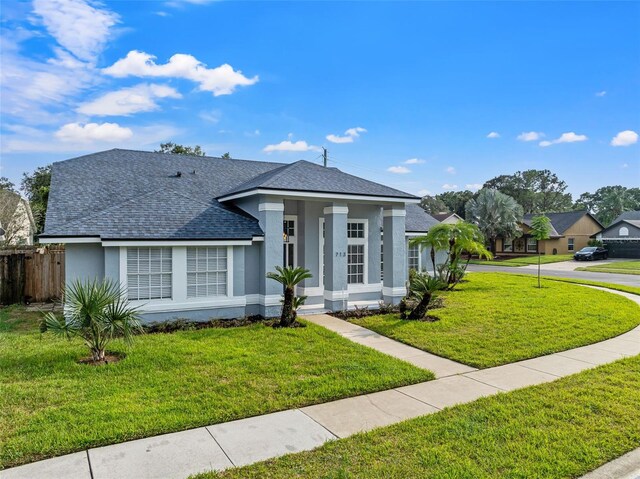 view of front of house featuring a front yard