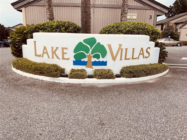 view of community / neighborhood sign