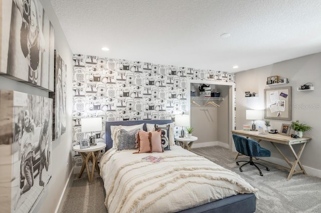 2424 Park Ridge St, Apopka, FL 32712 - bedroom featuring carpet, a textured ceiling, recessed lighting, and a closet