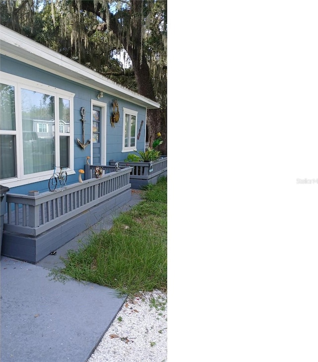 view of front of property with a porch