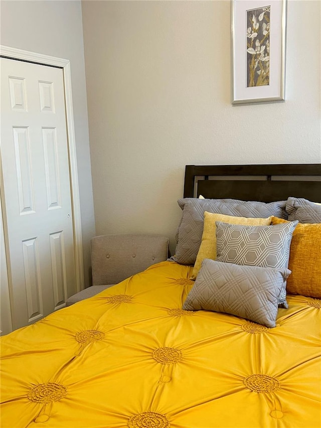 bedroom featuring a closet