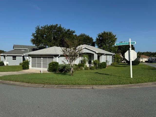 view of front of house with a front lawn