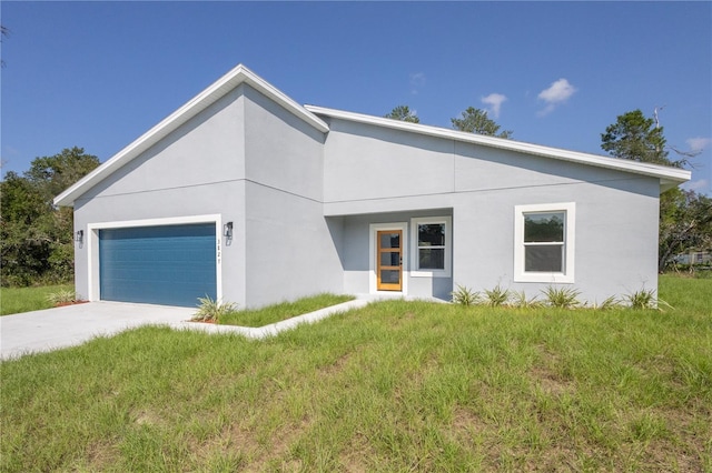 view of front of house featuring a front yard