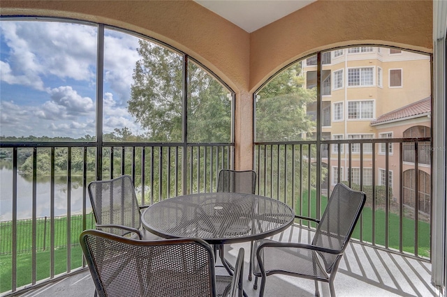 view of sunroom / solarium