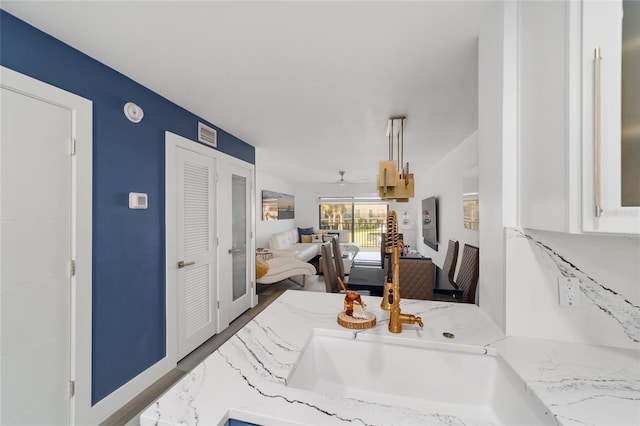8550 A1A S Unit 34242, Saint Augustine, FL 32080 - dining area featuring a ceiling fan