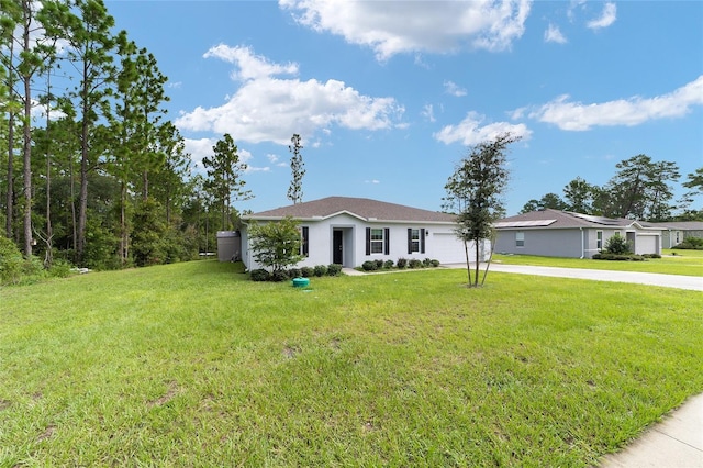 ranch-style house featuring a front yard